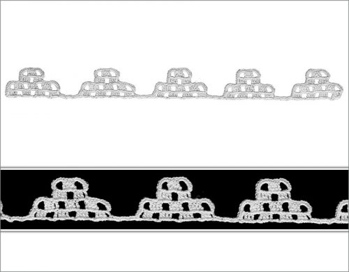 Dantel her desenin dört dolgu yatay, dört dolgu dikey şekilde örüldüğü bağımsız motiflerden oluşmaktadır. Basamaklı kenarları olan motif, geometrik bir görünüm sergilemektedir.